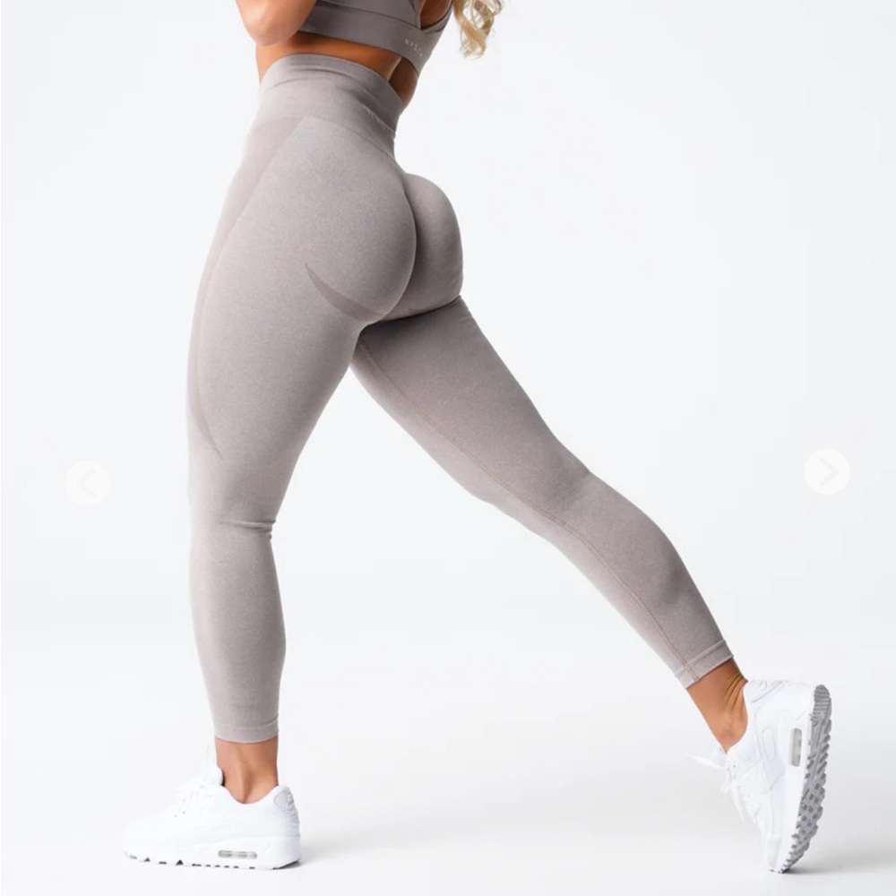 Taupe NVGTN contour leggings
